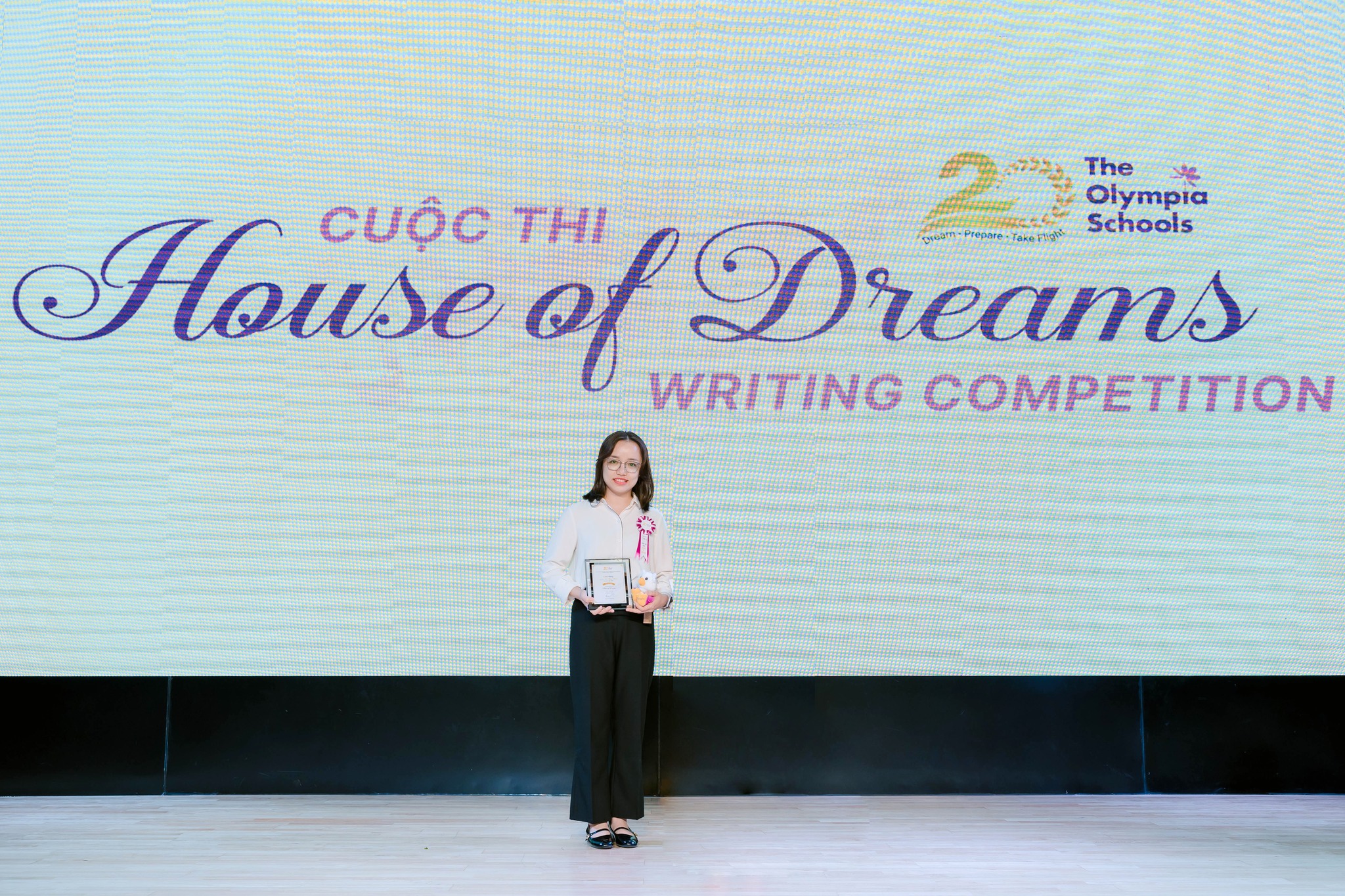 The House of Dreams: Olympia - Vạt nắng tháng năm